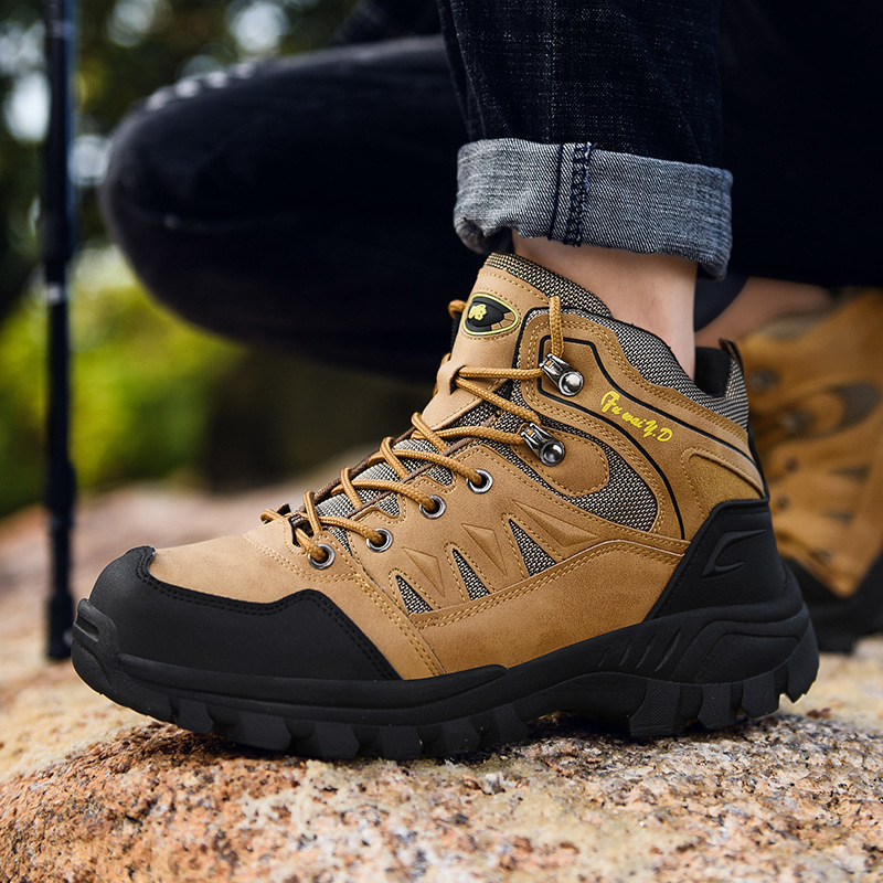 New Men's Hiking Shoes Wear-re - огляд і ціна Ethnic Fashion Walk